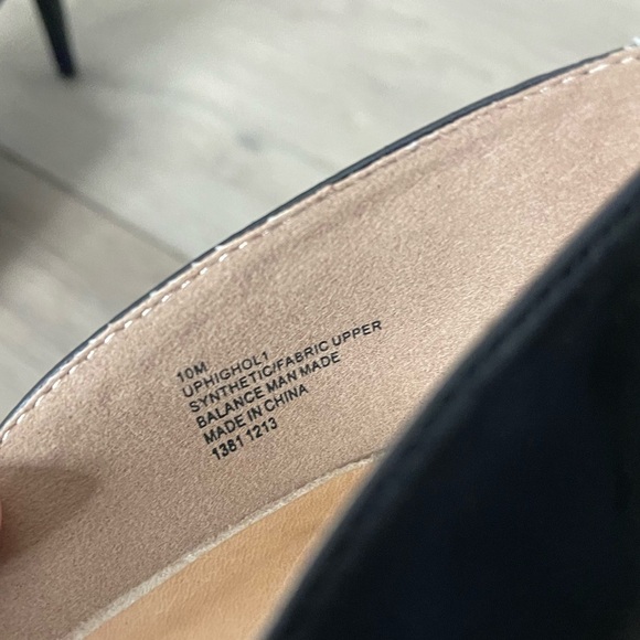 Two-Tone Nude and Black Peep Toe Heels - Picture 4 of 9